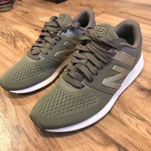 New Balance 24’s Sneaker
